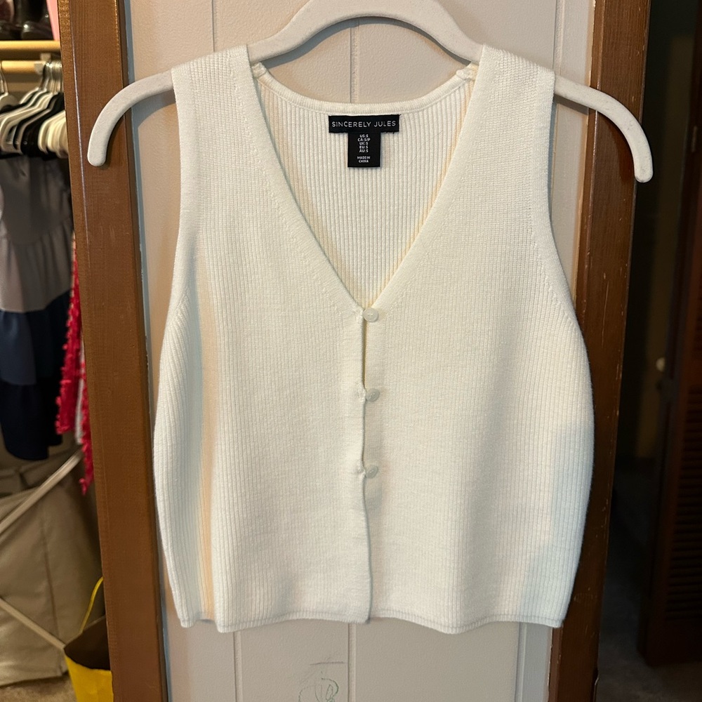 Sincerely Jules Women's White Button-Down Tank Top